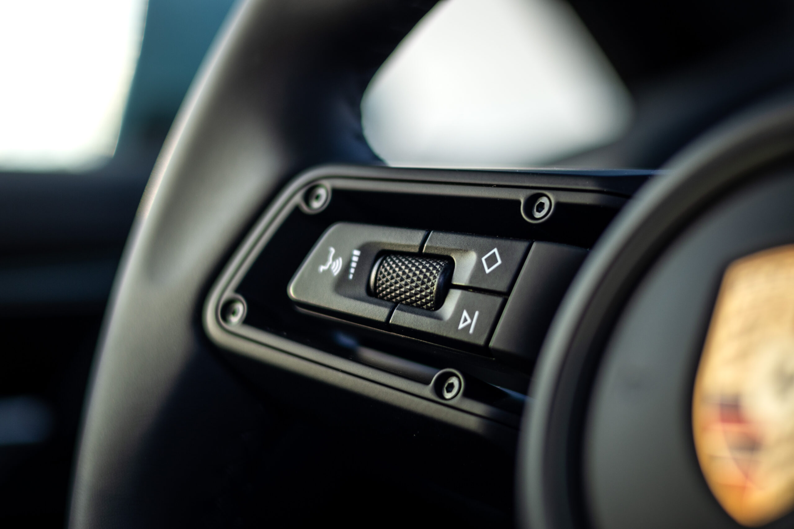 macan-int-15