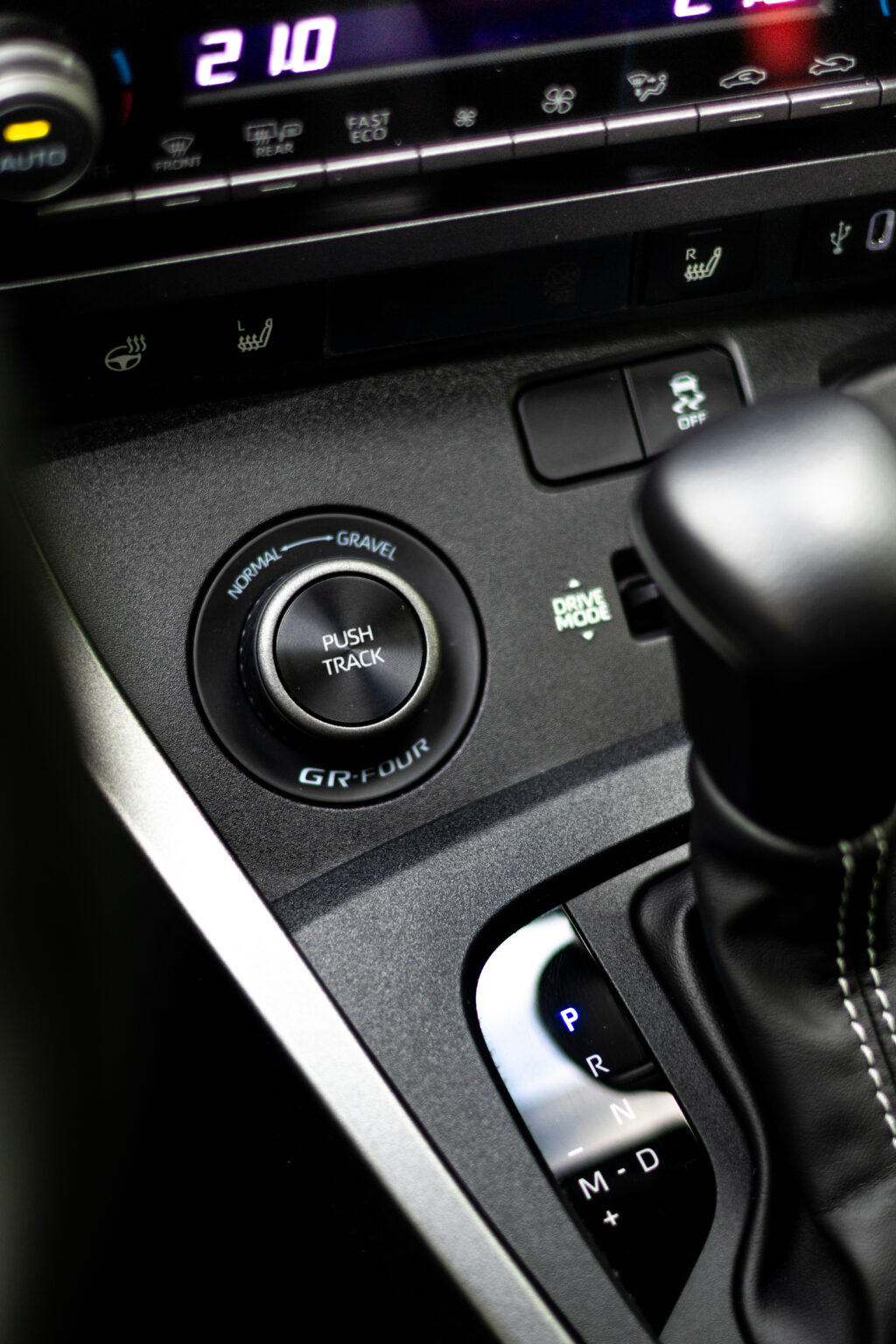 gryaris-int-05