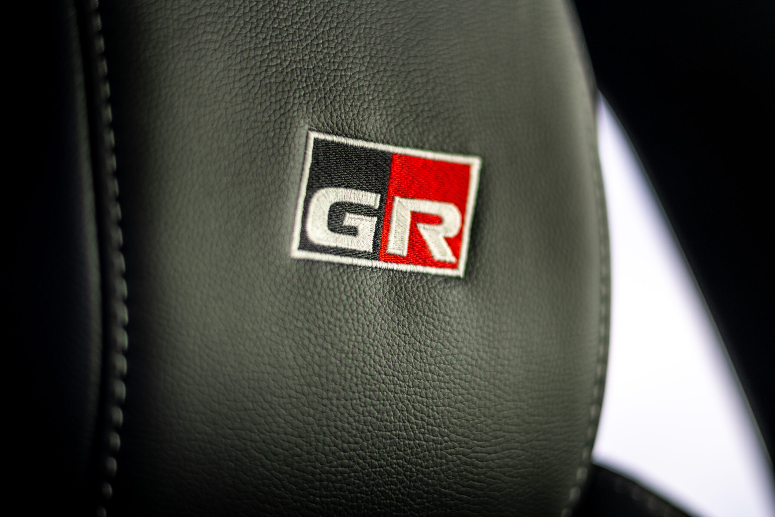 gryaris-int-14