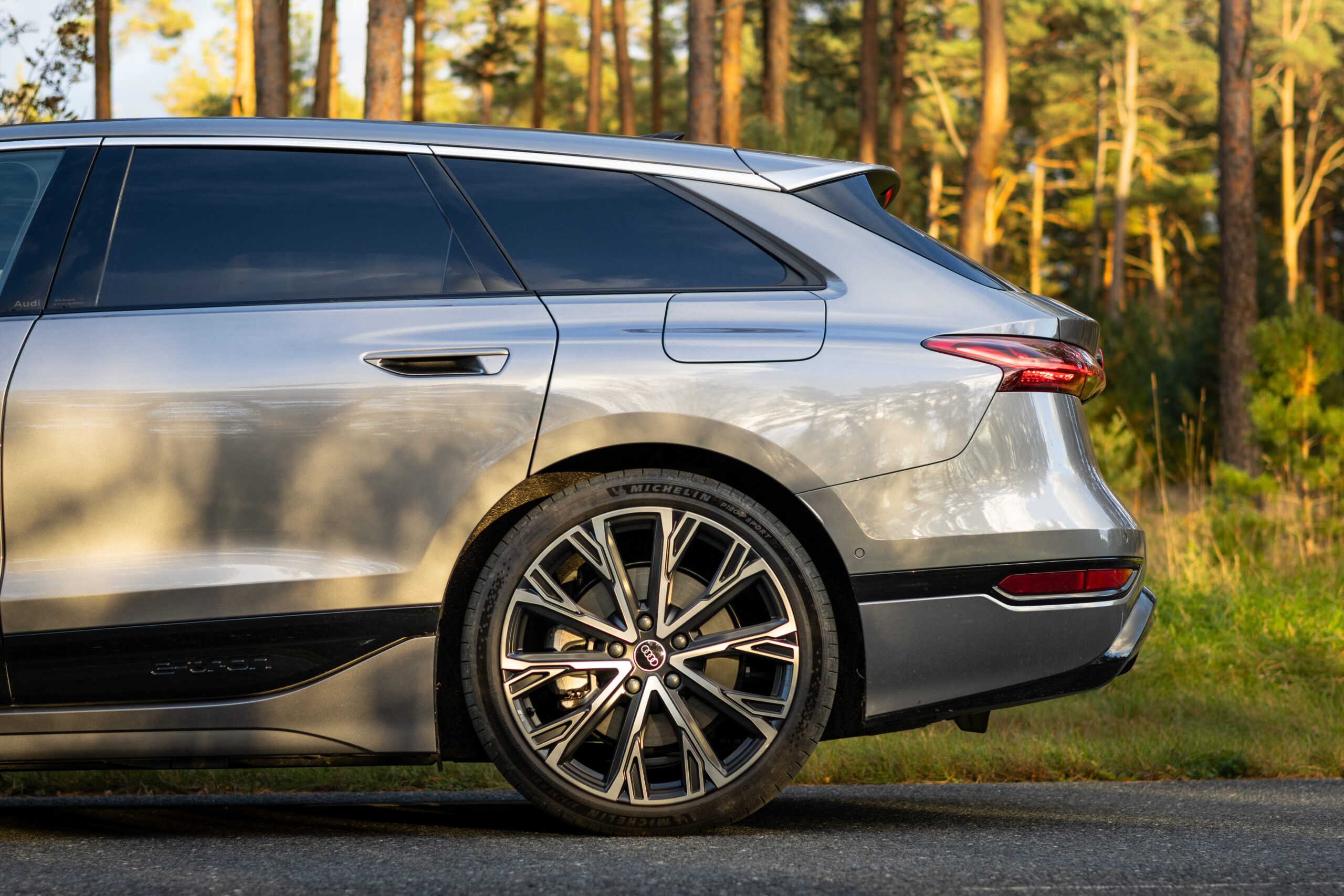 a6etron-ext-15