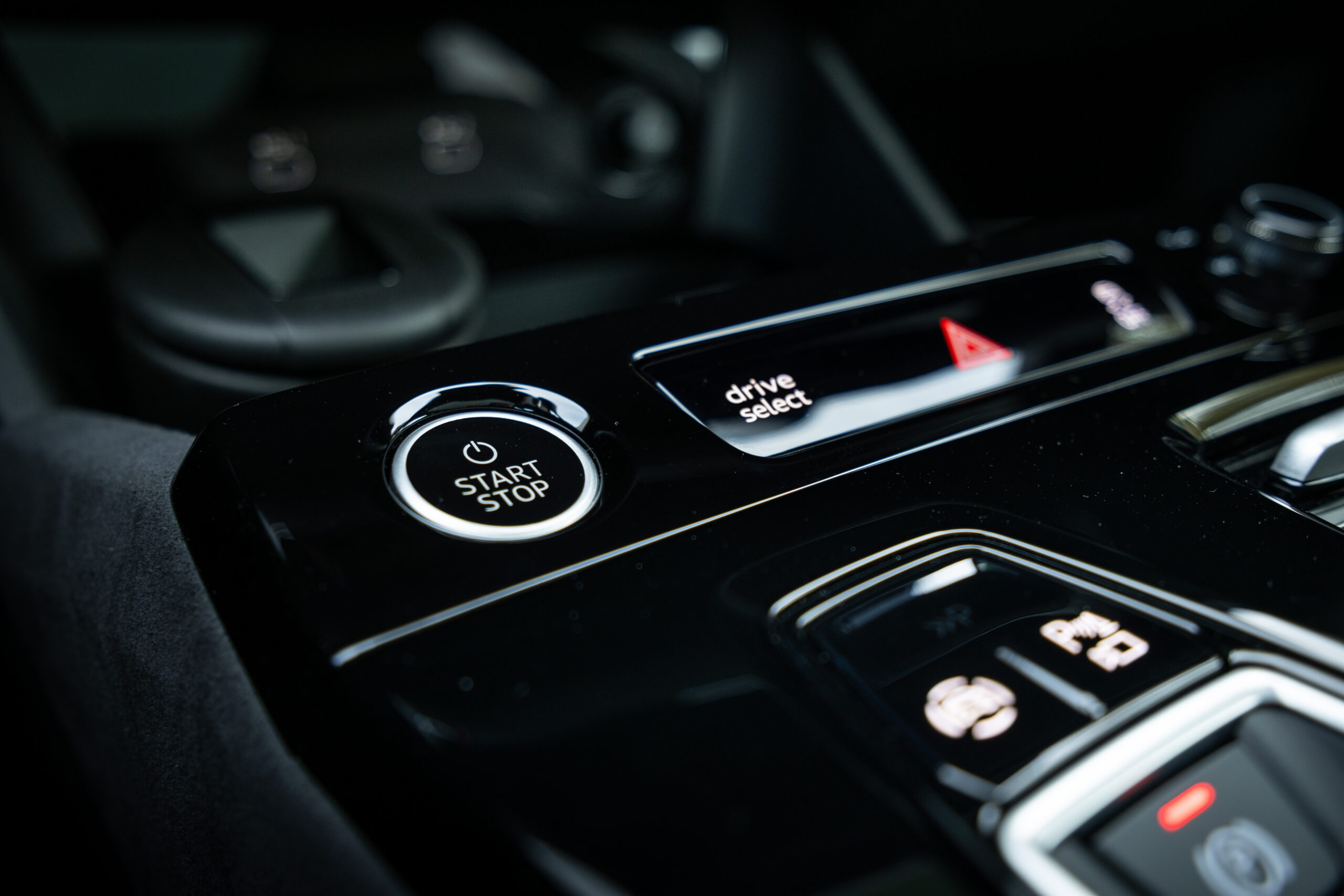 a6etron-int-03