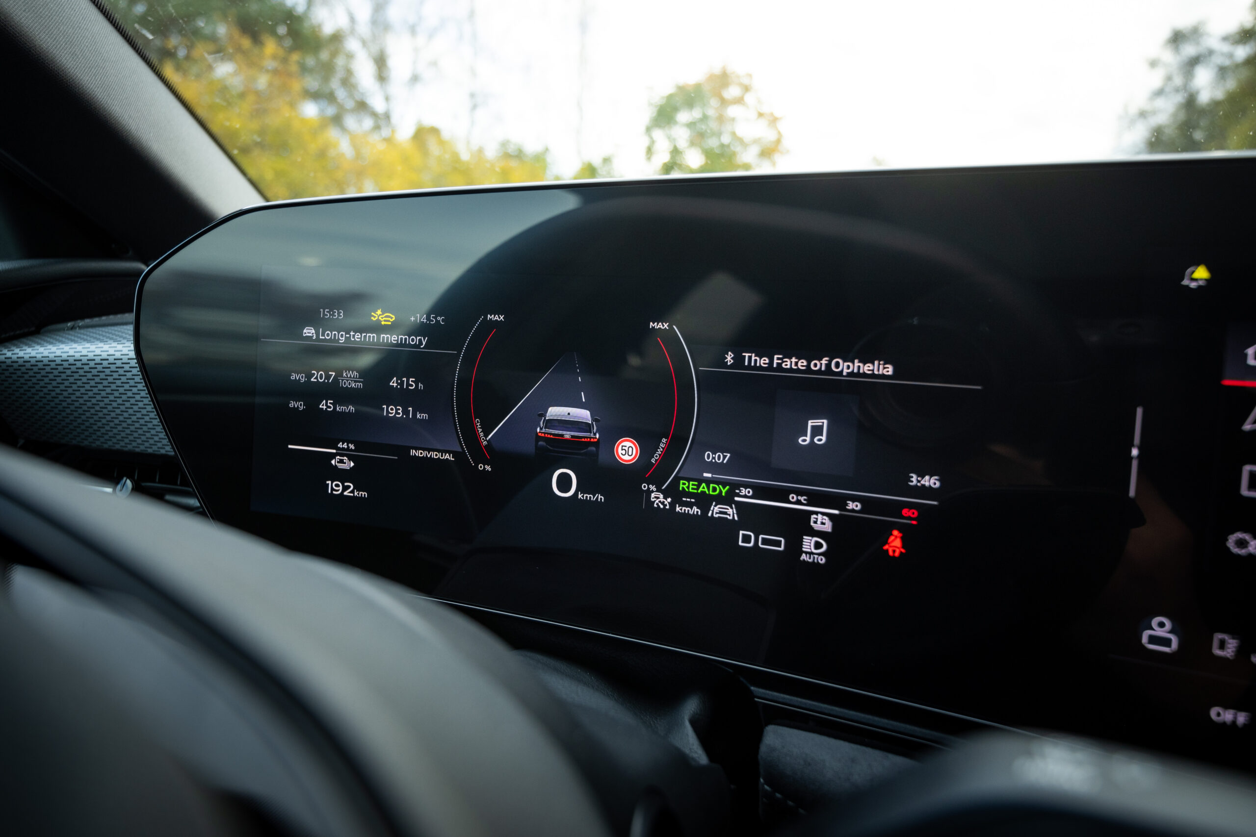 a6etron-int-06