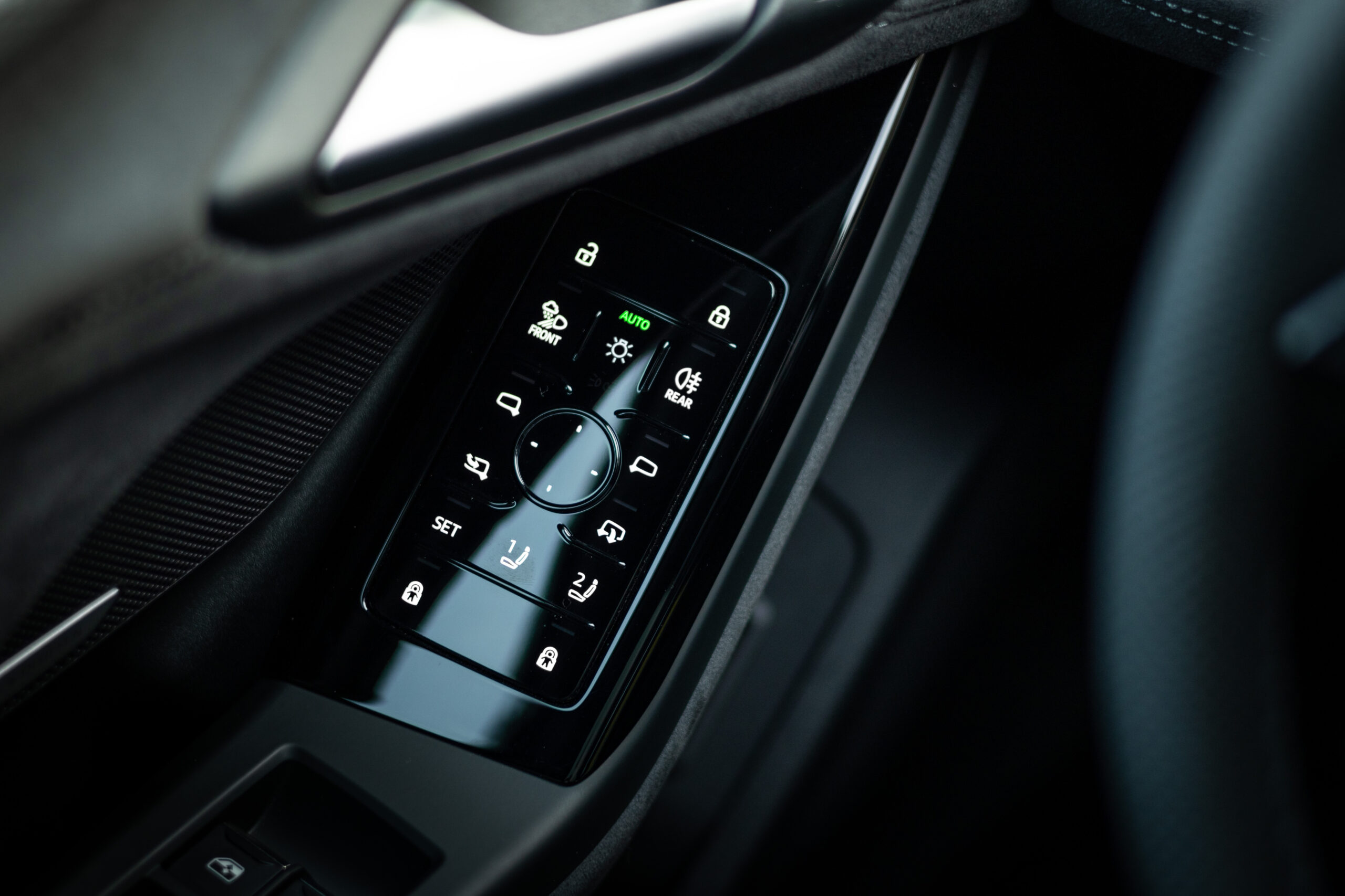 a6etron-int-25