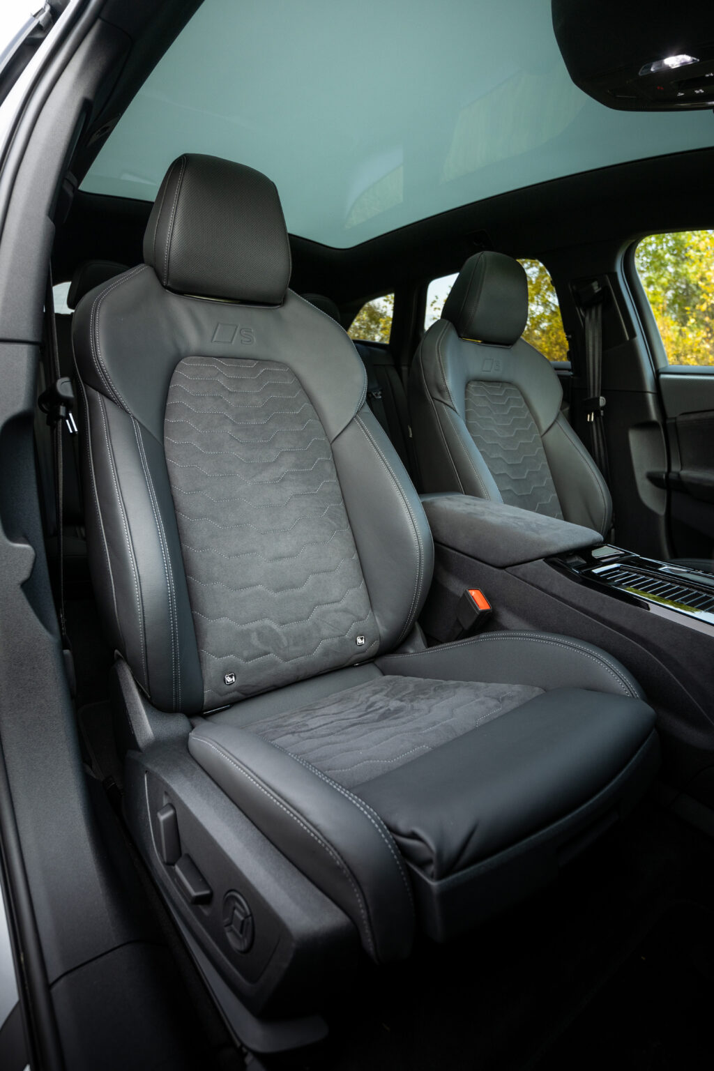 a6etron-int-30
