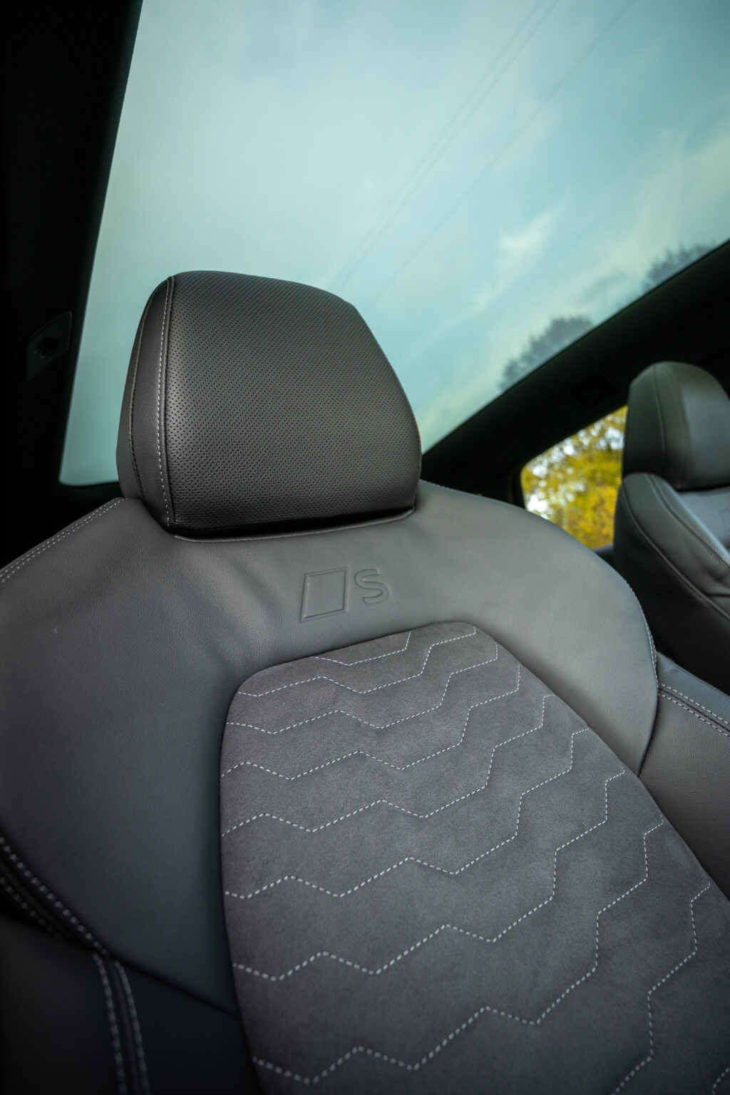 a6etron-int-32